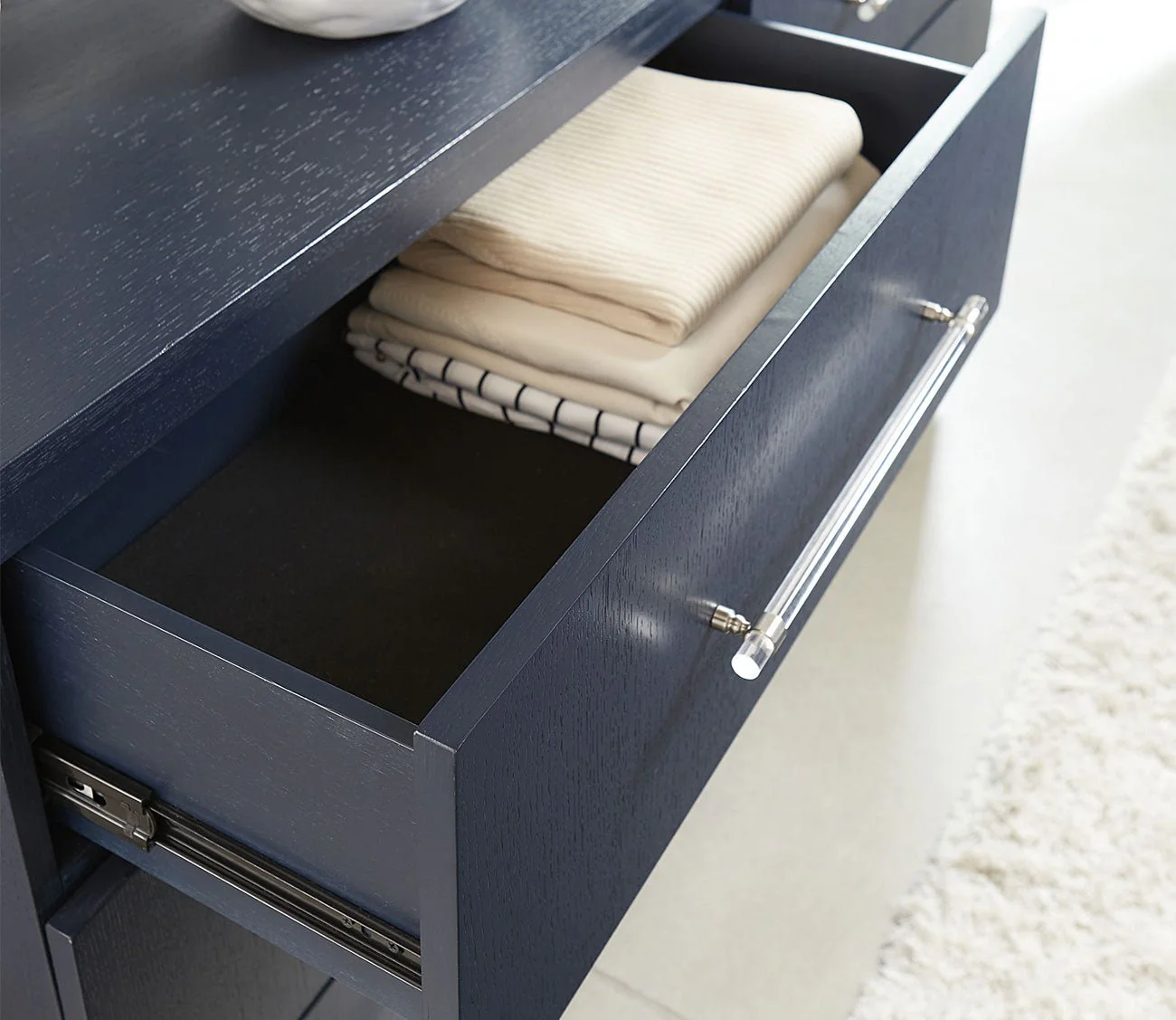 Modus Furniture Argento Oak 5-Drawer Chest - Image 4