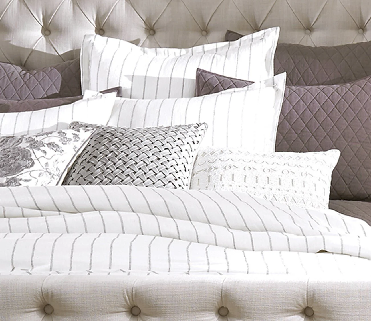 Villa by Classic Home Monaco Ivory Linen 3-Piece Duvet Cover Set - Image 3